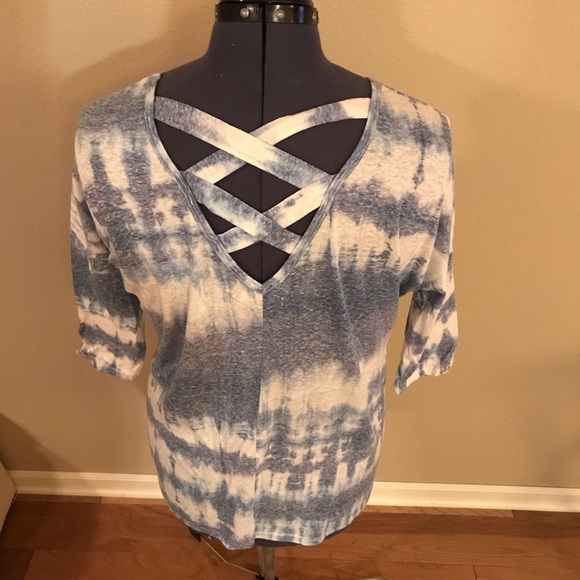 3/4 length cross back tie dye top. - Picture 4 of 4